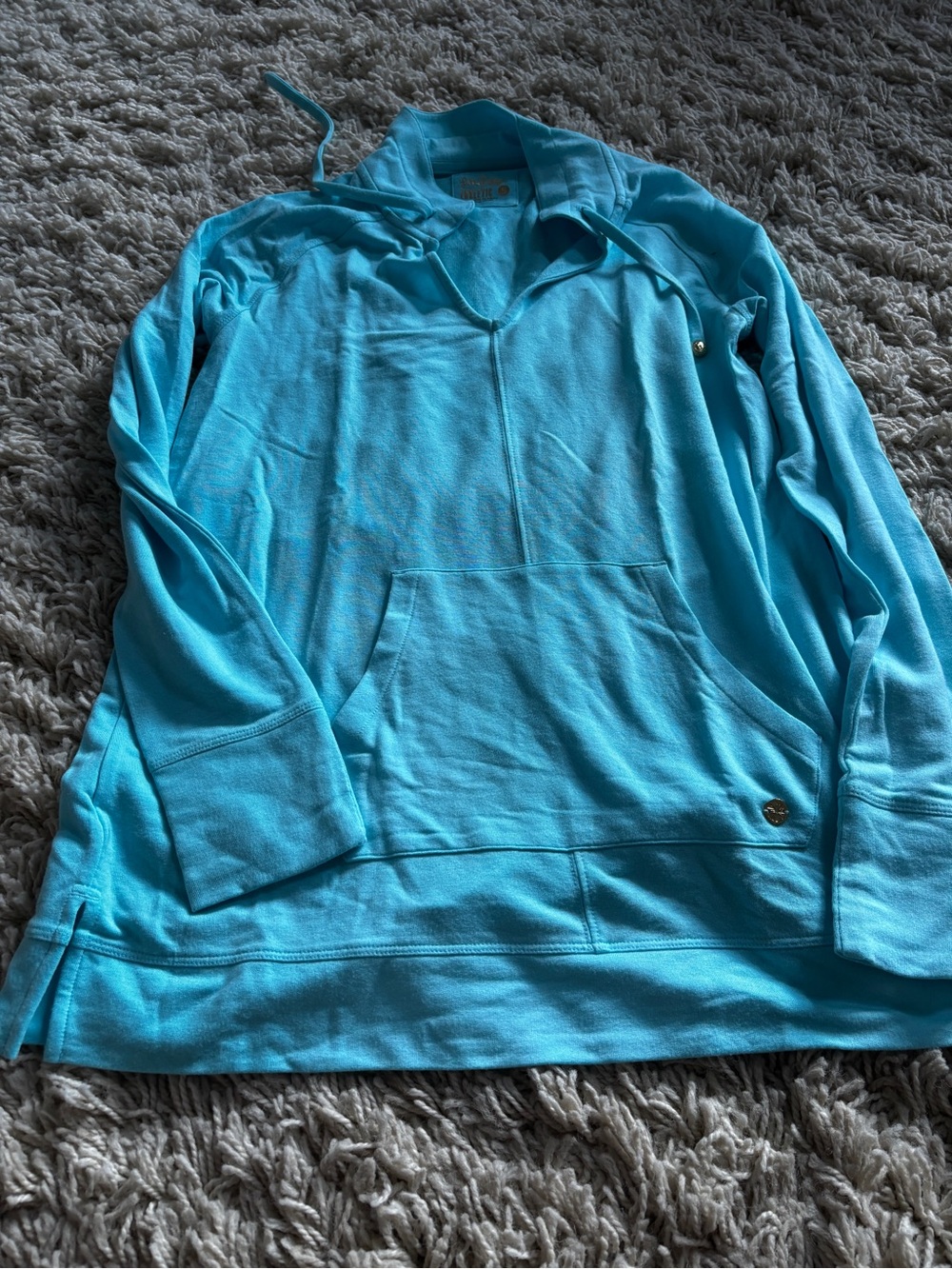 NWOT Lilly Pulitzer luxletic Light Blue pullover Hoodie Sweater small